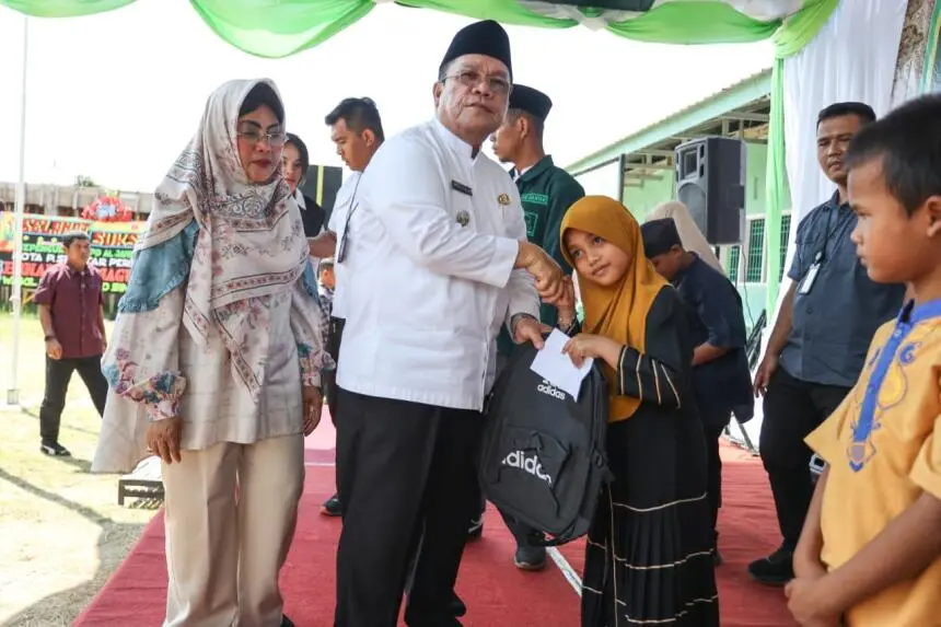Pengurus Al Washliyah Dilantik, Wali Kota Wesly Hadir Serahkan Santunan Anak Yatim
