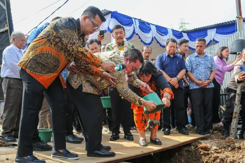 Gereja Bethel Indonesia Dibangun, Wali Kota Wesly Bantu 500 Sak Semen