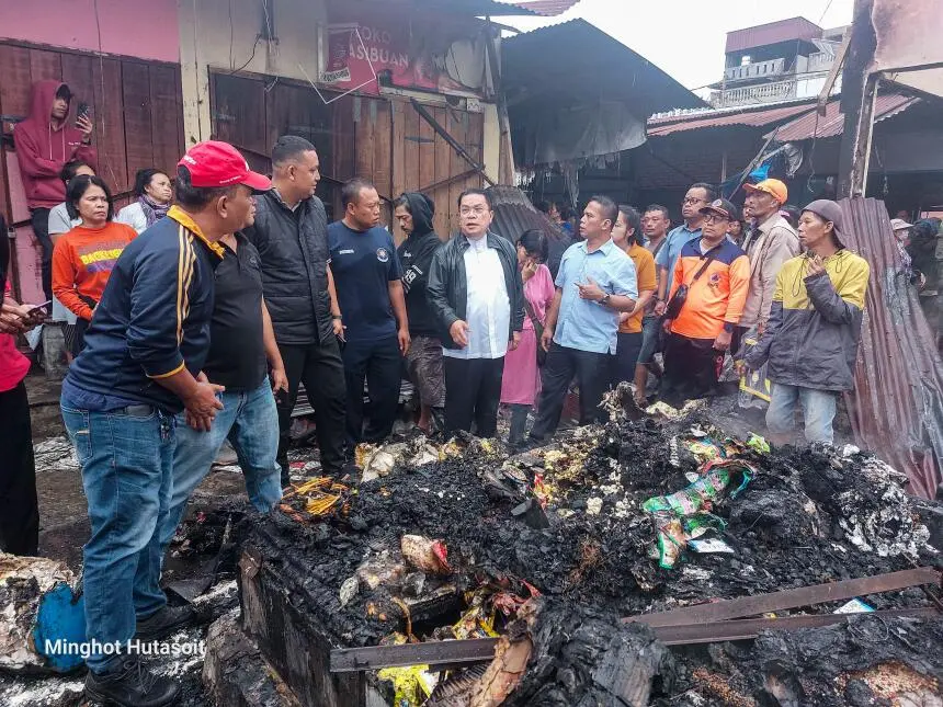 Pasar Dwikora Terbakar Dinihari, Wali Kota Siantar Langsung Tinjau Lokasi