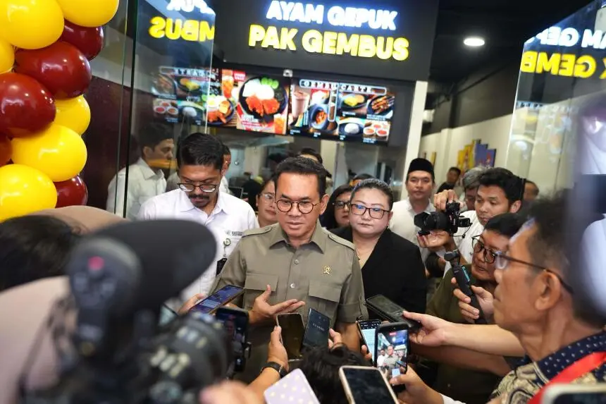 Mendag pada Pembukaan Warung Cepat Saji Ayam Gepuk Pak Gembus Spot