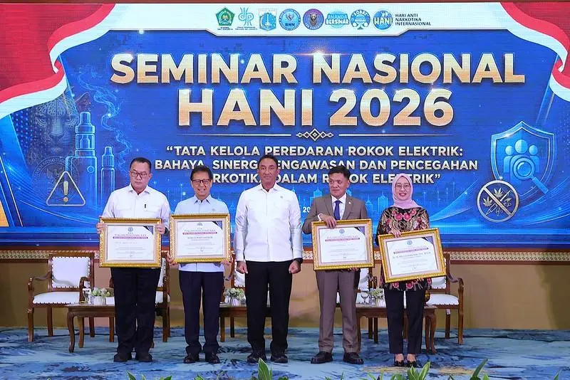 Menkes: Rokok Elektrik Sama Berbahayanya dengan Rokok Konvensional