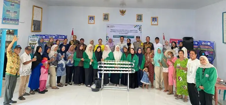Tingkatkan Gizi Keluarga, Mahasiswa Gizi UINSU Dorong Budidaya Hidroponik di Desa Baru