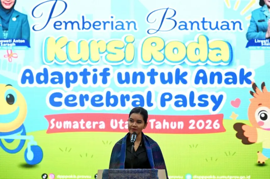 Kahiyang Ayu Serahkan Kursi Roda Adaptif di Simalungun, Pastikan Anak Berkebutuhan Khusus dapat Kehidupan yang Layak