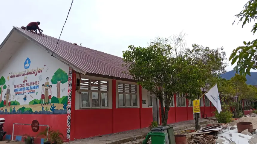 Proyek Revitalisasi SDN Sibuluan 1B Rp1,9 Miliar Disorot, Pekerja Tak Pakai APD