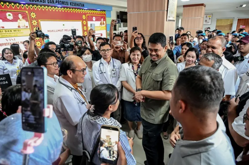 Berkantor di Nias, Bobby Nasution Pastikan Keluhan Warga Langsung Ditangani