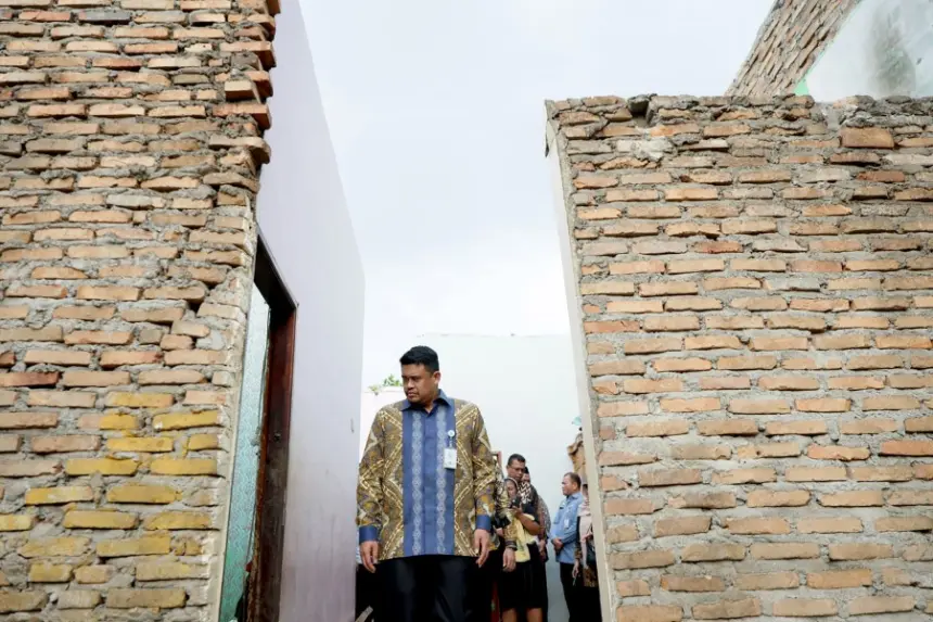 Bobby Nasution Pastikan Rumah Korban Puting Beliung di Medan Johor Dibangun Kembali