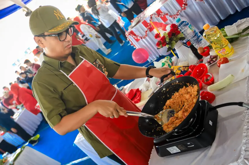 Semarak Korpri Gebyar Kemerdekaan RI Makin Meriah, Rico Waas dan Zakiyuddin Harahap Ikut Lomba Memasak Nasi Goreng