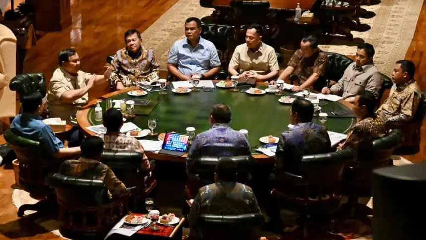 Rapat di Hambalang, Presiden Prabowo Evaluasi Penanganan Karhutla Kalimantan dan Pemulihan Pascagempa NTT