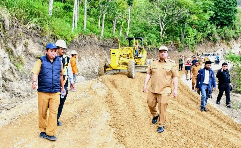 Rp. 27,85 Miliar Digelontorkan! Jalan Simpang Gotting–Janji Raja Dipacu Tuntas, Buka Gerbang Ekonomi Baru Samosir