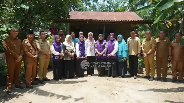 Ketua TP Posyandu Asahan Tinjau Posyandu Manggis dan Tracing TBC Terintegrasi CKG di Teluk Dalam