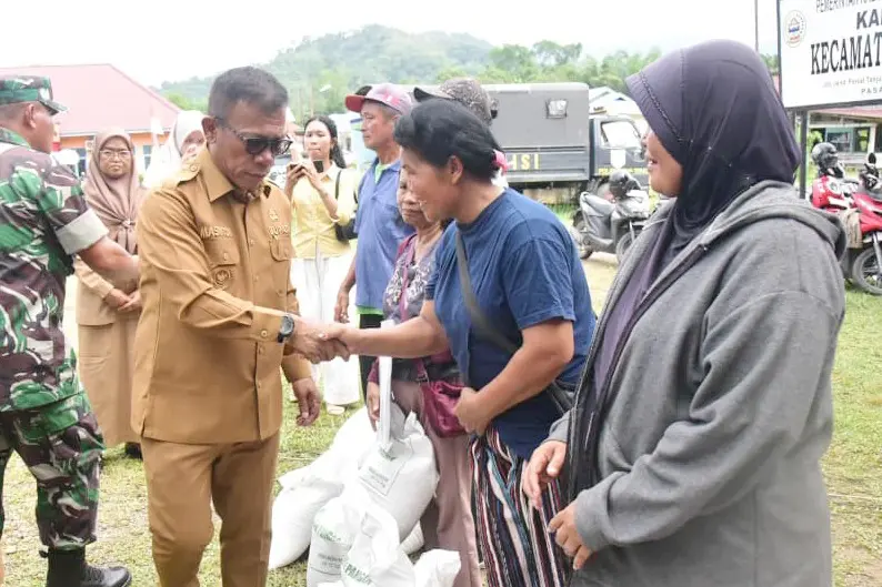 Pemkab Tapteng Salurkan Bantuan Pangan Beras 1.394,7 Ton