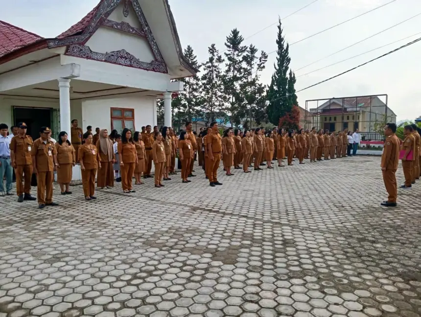 Pemkab Humbahas Perkuat Sinergi dan Pelayanan Publik melalui Apel Gabungan di Doloksanggul