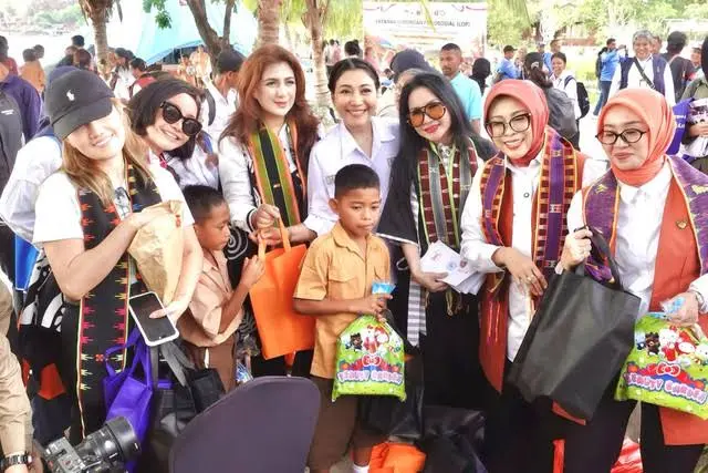 Di Tengah Penanganan Gempa, Tawa Anak-Anak Menjadi Tanda Harapan di NTT