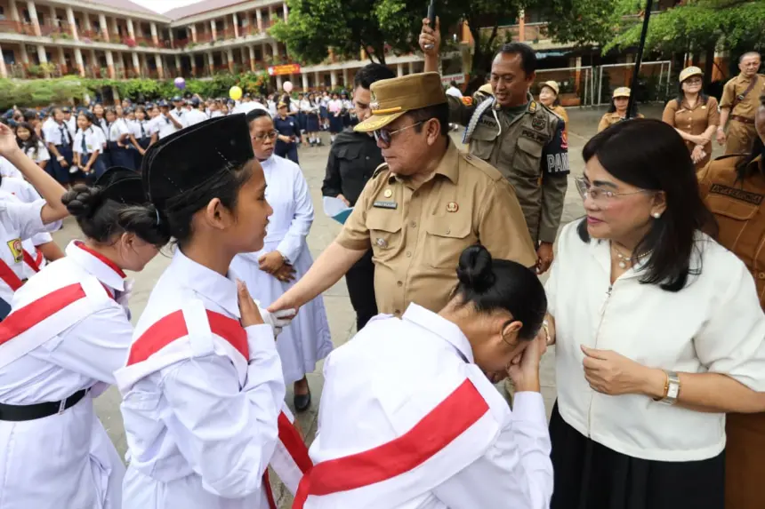 Jadi Pembina Upacara di SMP Cinta Rakyat 1, Wali Kota Wesly Kenang Masa Alumni