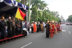 Semarak Parade Budaya HUT Siantar dan Peletakan Batu Pembangunan Tugu Becak