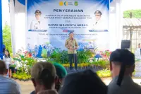 Serahkan Traktor dan Combine Harvester, Zakiyuddin Yakin Produktivitas Petani Akan Meningkat