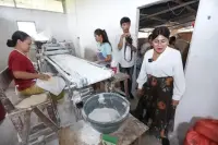 Ketua Dekranasda Liswati Kunjungi Penggiat UMKM di Pematangsiantar