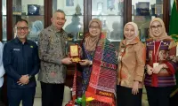 Pj Sekdaprov Sumut Kembali Terima Bantuan Bencana dari Pemprov Kaltim Rp600 Juta