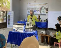 UI Berdayakan Warga Kaliboyo Banyuwangi Melalui Inovasi Teh Batang Buah Naga