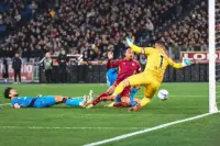 Brace Donyell Malen Bawa AS Roma Tekuk Cagliari, Samai Poin Juventus di Klasemen Serie A
