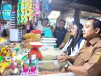 Sidak Jelang Hari Besar Keagamaan: Minyakita di Pasar Horas Diatas HET