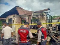 Anak Selamatkan Ibunya Saat Kebakaran Rumah di Jalan Bahkora