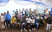 Wabup Samosir Tanam Pohon di Lereng Gunung Pusuk Buhit, Perkuat Komitmen Pelestarian Alam