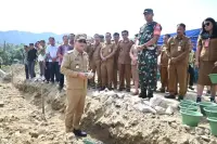 Bupati Humbahas Letakkan Batu Pertama Pembangunan KDMP di Ambobi Paranginan