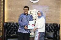 Tegaskan Penguatan Akuntabilitas dan Pelayanan Publik, Menteri PANRB Serahkan Laporan Keuangan Tahun 2025