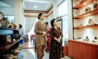 Kahiyang Ayu Promosikan Kriya Sumut kepada Ketua Umum IAD Pusat