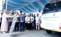 Wagub Sumut Bersama Mendag Lepas Ekspor 9 Ton Pisang Kepok Keling ke Malaysia