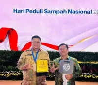Satu-satunya dari Sumut, Kabupaten Samosir Terima Penghargaan Sertifikat Menuju Kota Bersih