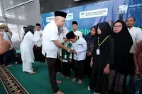 Kemensos Beri Santunan Ratusan Anak Yatim di Bekasi