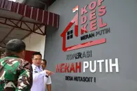 Tinjau Pembangunan KDMP Desa Hutasoit, Bupati Oloan Dorong Kerja sama dengan SPPG