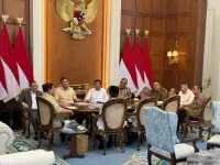 Seskab Teddy: Presiden Prabowo Terima Wakil Ketua DPR di Istana, Bahas Ketahanan Pangan hingga Dinamika Geopolitik