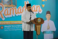 Gubernur Bobby Salurkan Bantuan Rp350 Juta untuk Masjid di Pematangsiantar