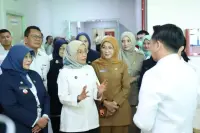 Manfaatkan SKM dan SP4N-LAPOR!, Menteri Rini Ajak Masyarakat Kawal Pelayanan Publik