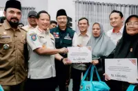 Bantuan Rp100 Miliar Disalurkan, Gus Ipul Pastikan Penanganan Korban Bencana Aceh Timur
