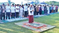Pemkab Simalungun Gelar Salat Idul Fitri Perdana di Halaman Kantor Bupati