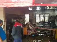 Kebakaran Hanguskan Empat Rumah di Jalan Justin Sihombing, Kerugian Rp.2,5 Miliar
