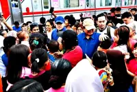 Kunjungan Mendadak Presiden Prabowo di Senen, Tangis Haru dan Harapan Warga Pecah di Bantaran Rel