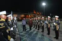 Presiden Prabowo Antar Langsung PM Anwar Ibrahim ke Halim, Cerminkan Keakraban Dua Negara Bertetangga