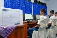 Mendikdasmen Tinjau Hari Pertama Pelaksanaan TKA SMP, Pastikan Berjalan Kredibel dan Lancar