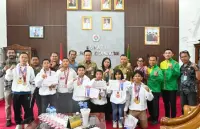 Bupati Humbahas Lepas Keberangkatan Empat Atlet Karate untuk Kejurnas Forki di Jawa Barat