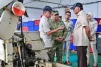 Menhan RI Perkuat Kolaborasi Strategis Industri Pertahanan Nasional di PT Pindad Malang