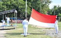 Wabup Samosir Pimpin Upacara Hardiknas 2026, Ulos Warnai Semangat Pendidikan dan Budaya