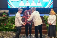 Pelantikan IKANAS Sumut, Bobby Nasution Tekankan Tiga Kunci Organisasi Maju