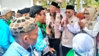 Pemkab Simalungun Resmi Berangkatkan 100 Jamaah Calon Haji ke Tanah Suci