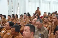 Bupati Humbahas Gelar Rapat Evaluasi Kinerja Eselon III