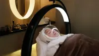 Glowing Saja Tak Cukup, Kini Saatnya Fokus pada Kesehatan Kulit Jangka Panjang